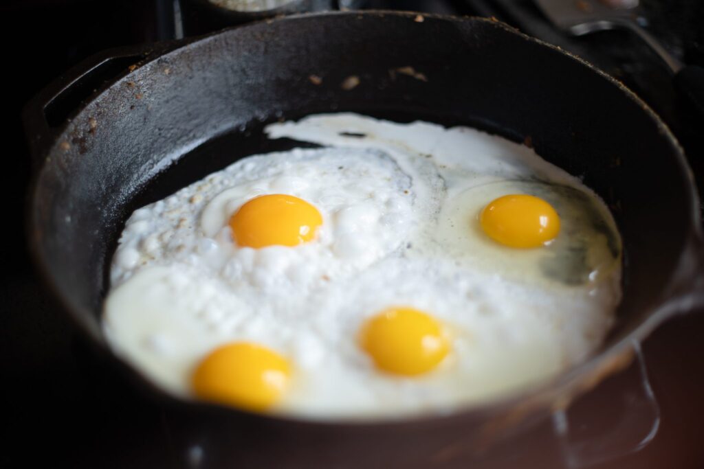 The Best Way to Cook Eggs In a Cast Iron Skillet Plan to Eat