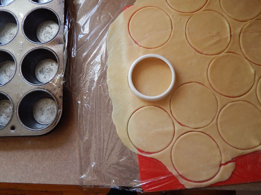 cutting-pastry