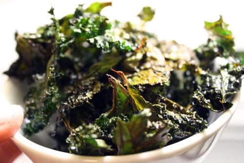 kale-chips-in-bowl